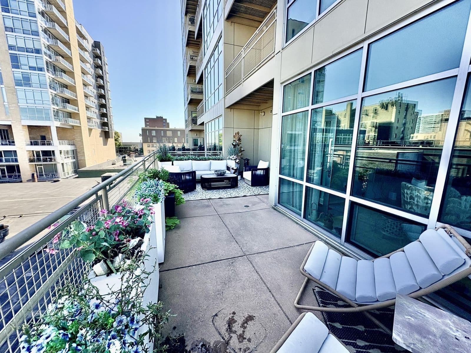 1550 Royall Pl