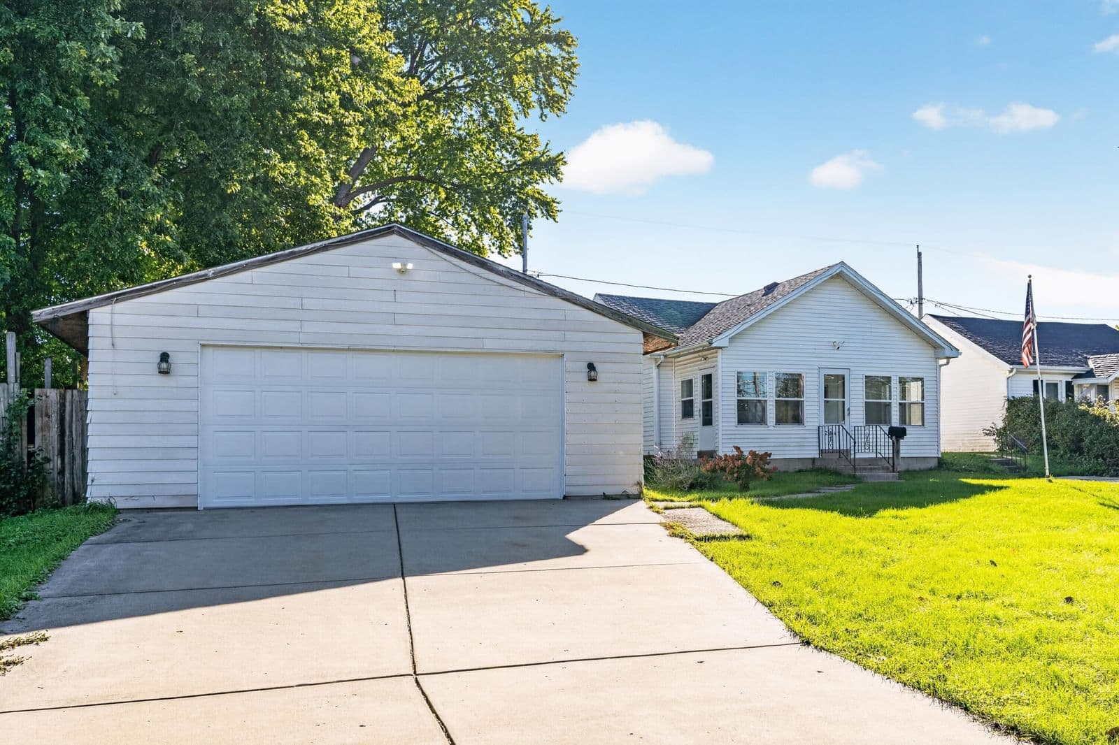 2045 Golf Ave