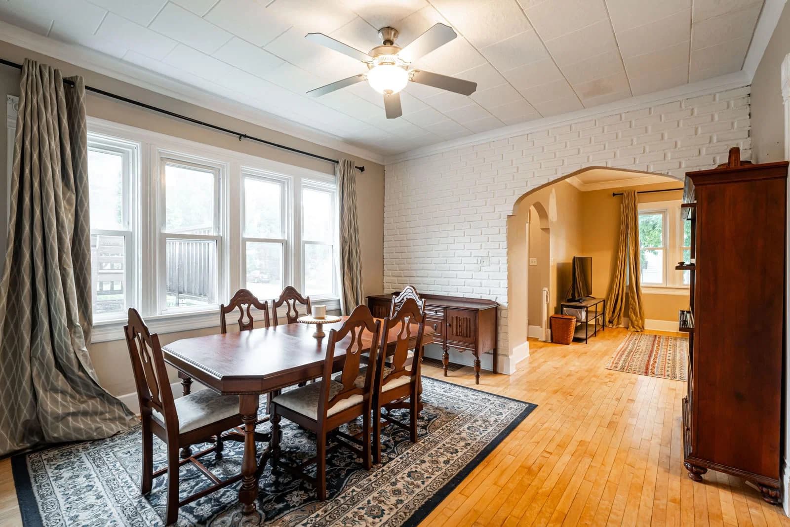 Photo 5 of 2401 Williams St