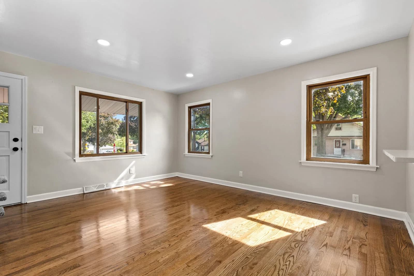 Photo 4 of 337 65th St