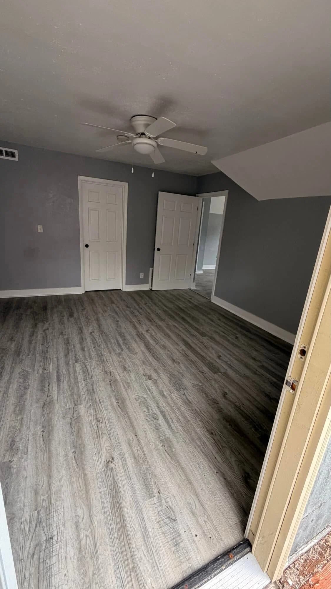 Photo 5 of 228 Howland Ave