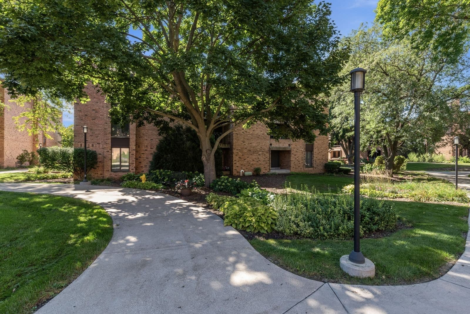 1818 Shorewood Blvd