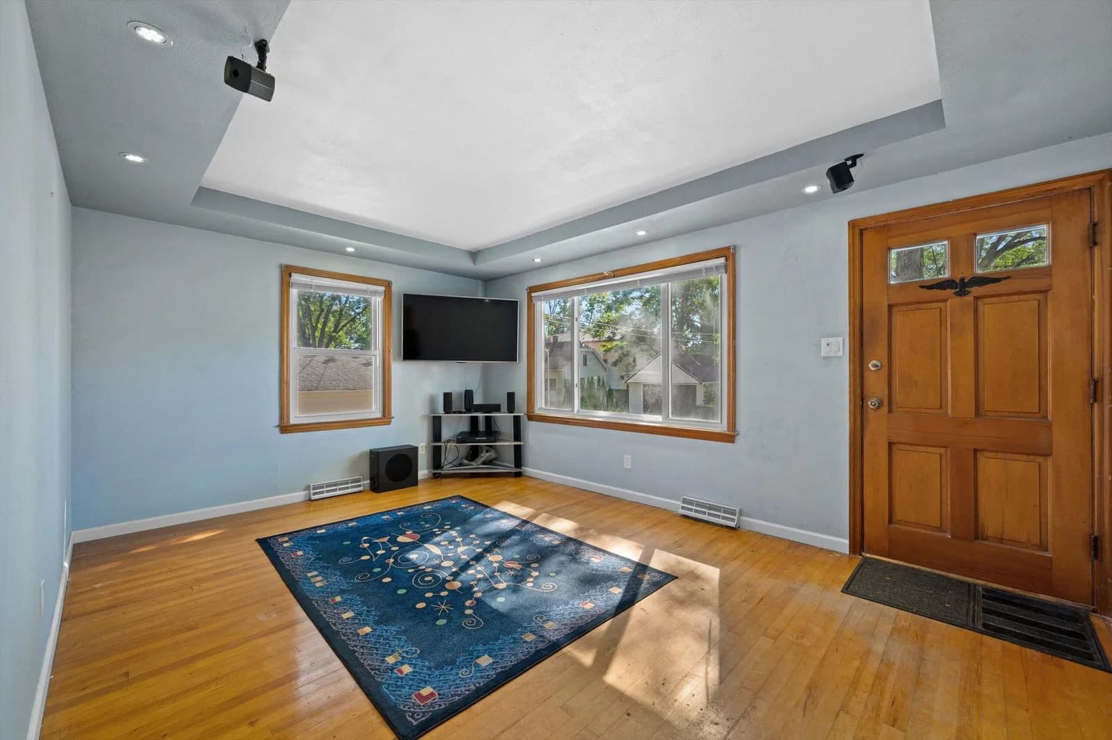 9020 Vincent Pl