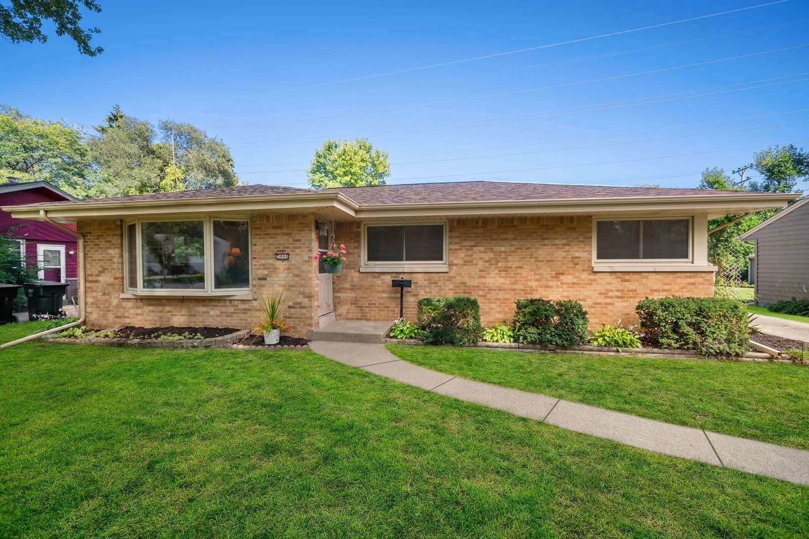 5444 Dexter Ave
