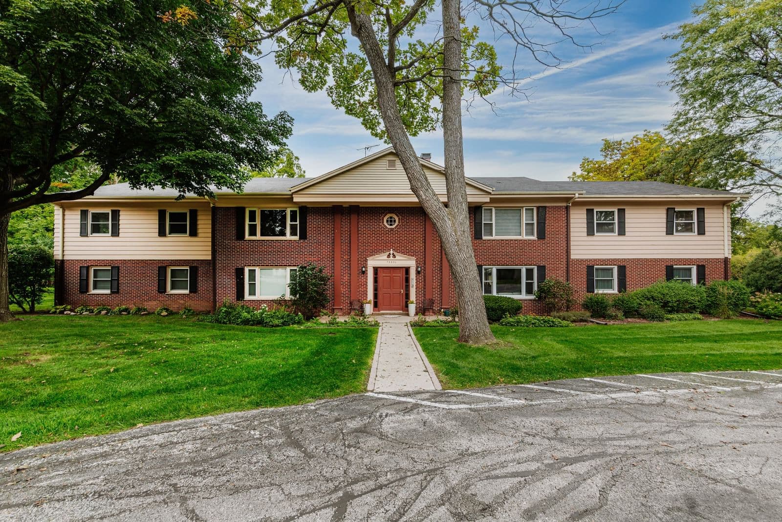 13370 Bluemound Rd