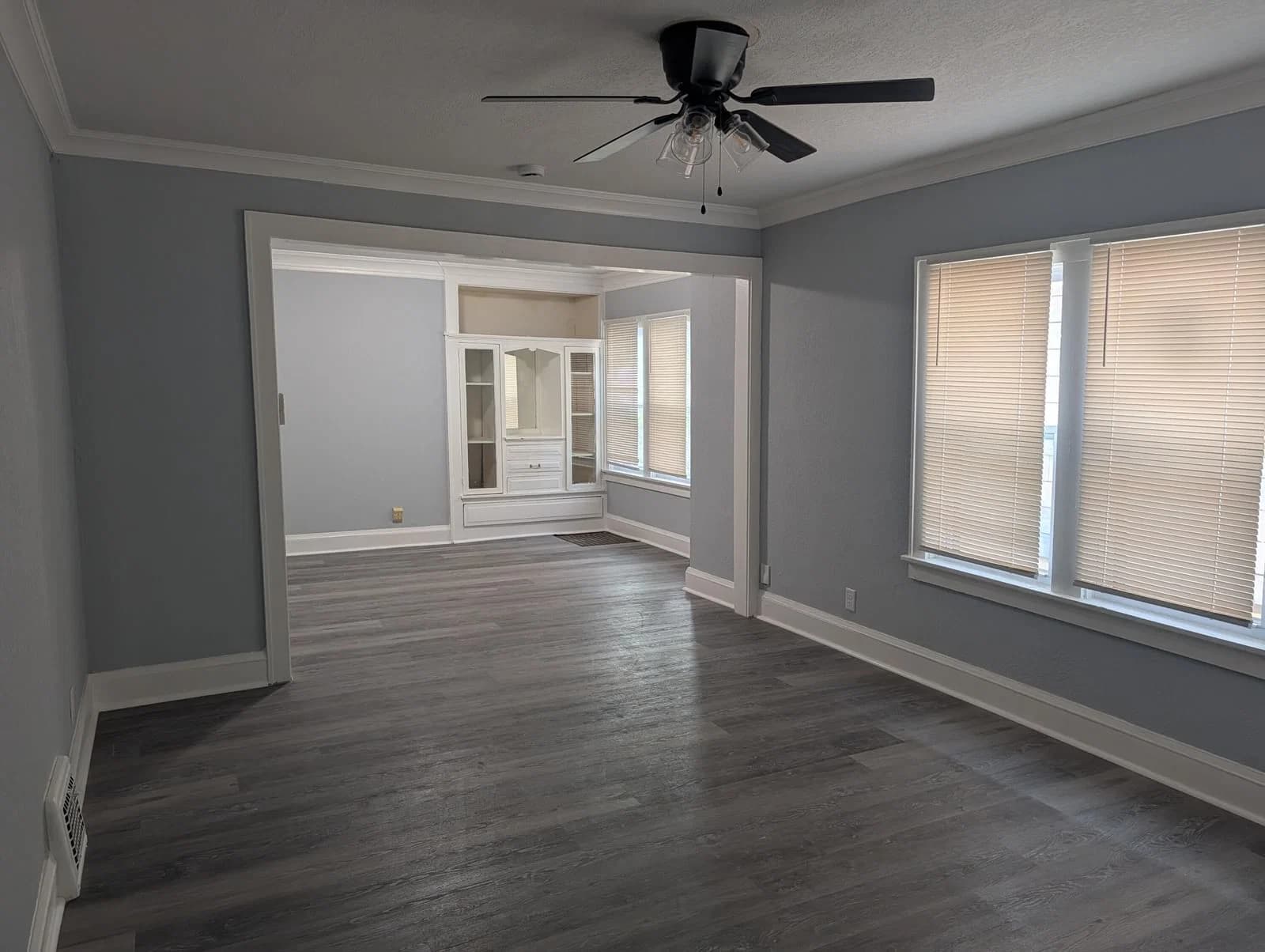 Photo 5 of 3026 Hanson Ave
