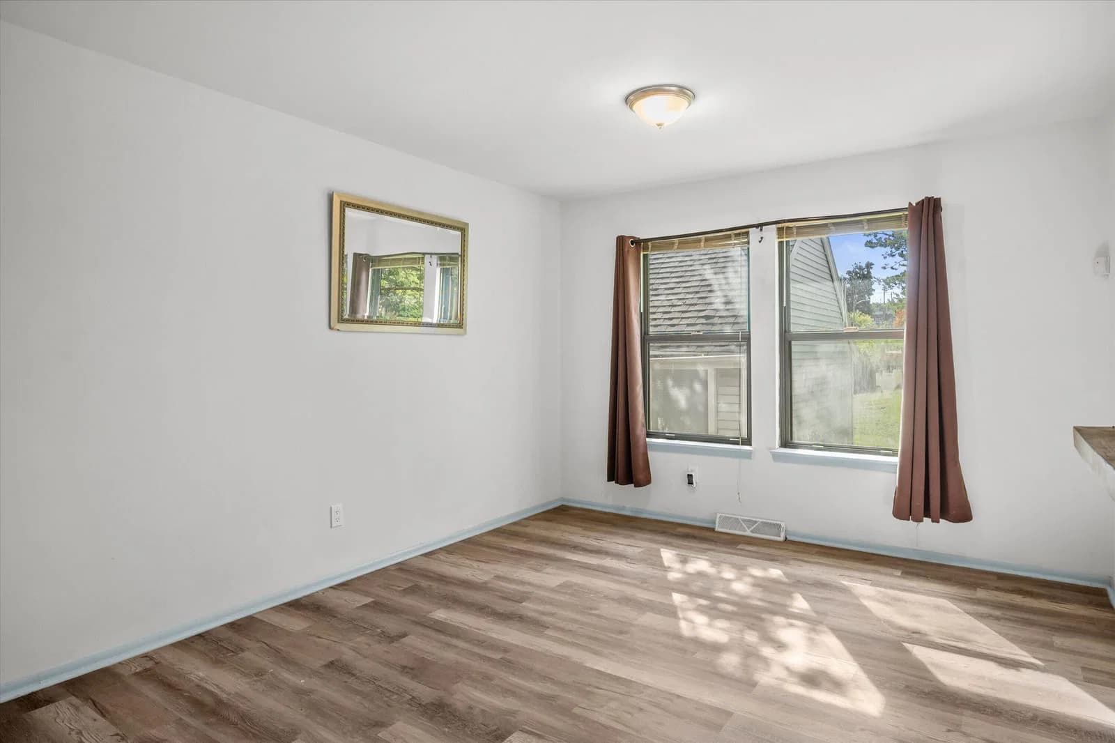 Photo 5 of 4229 Meinecke Ave