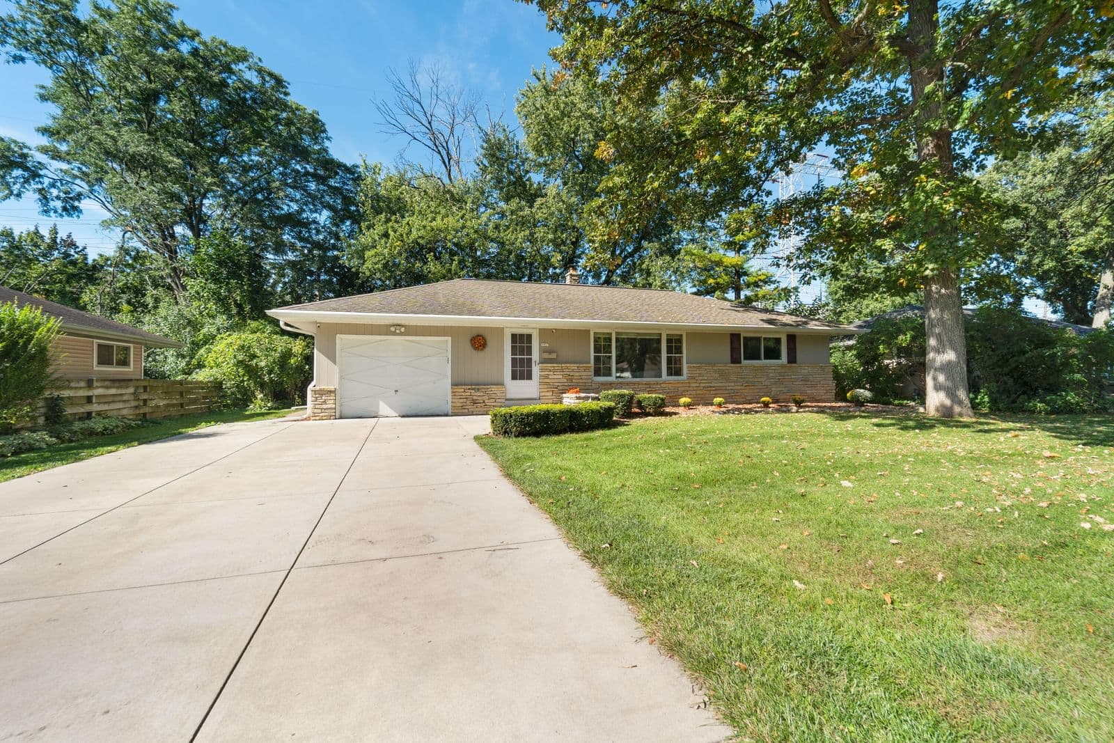 5937 Sidney Pl