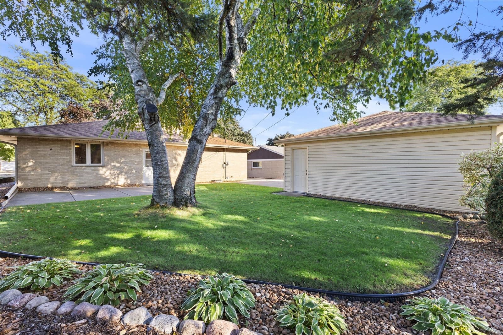 800 Echo Ln