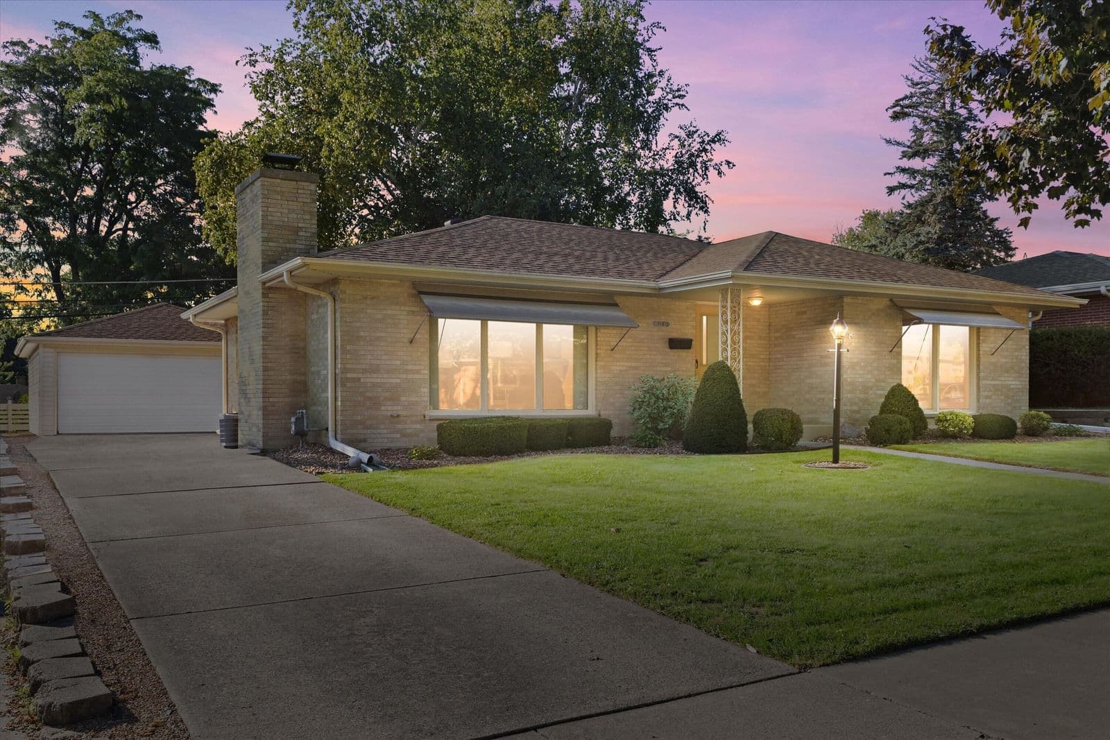 800 Echo Ln