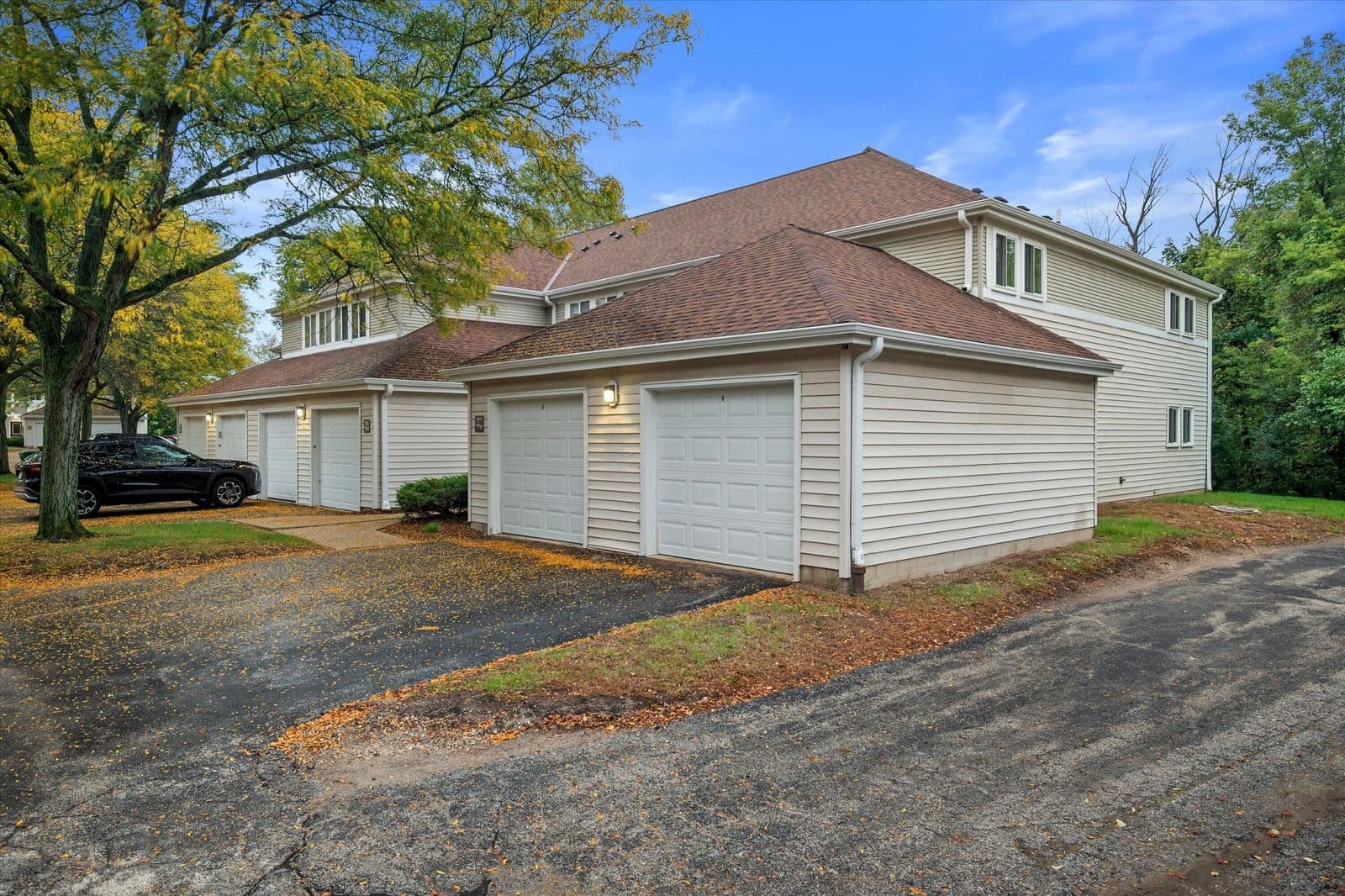 Photo 4 of 779 Puetz Rd