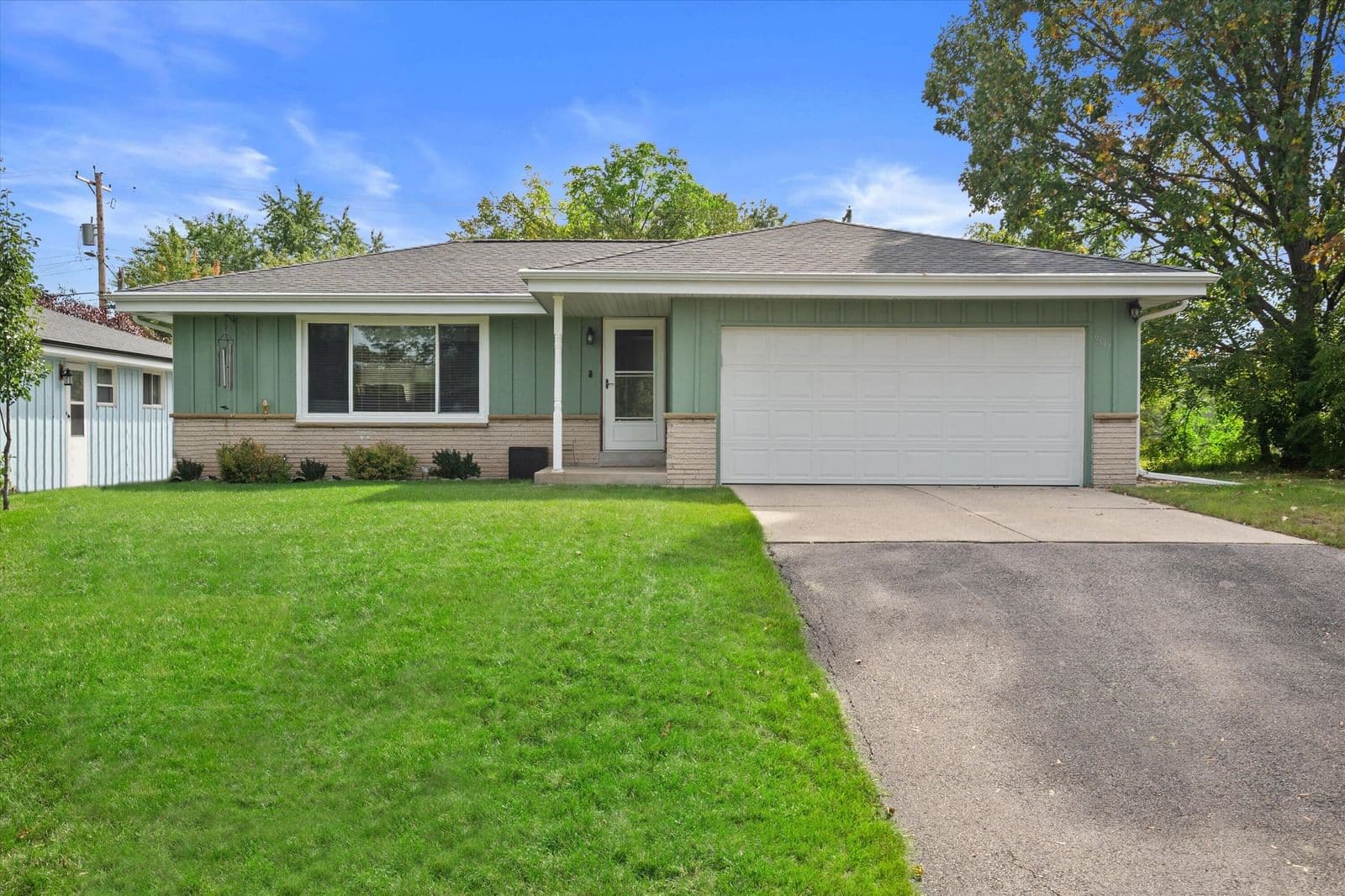 9537 Sarasota Pl