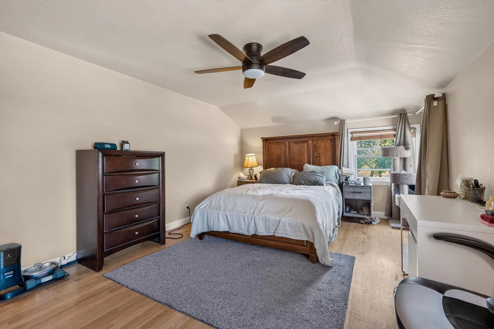 Photo 5 of 1826 Fernwood Ave