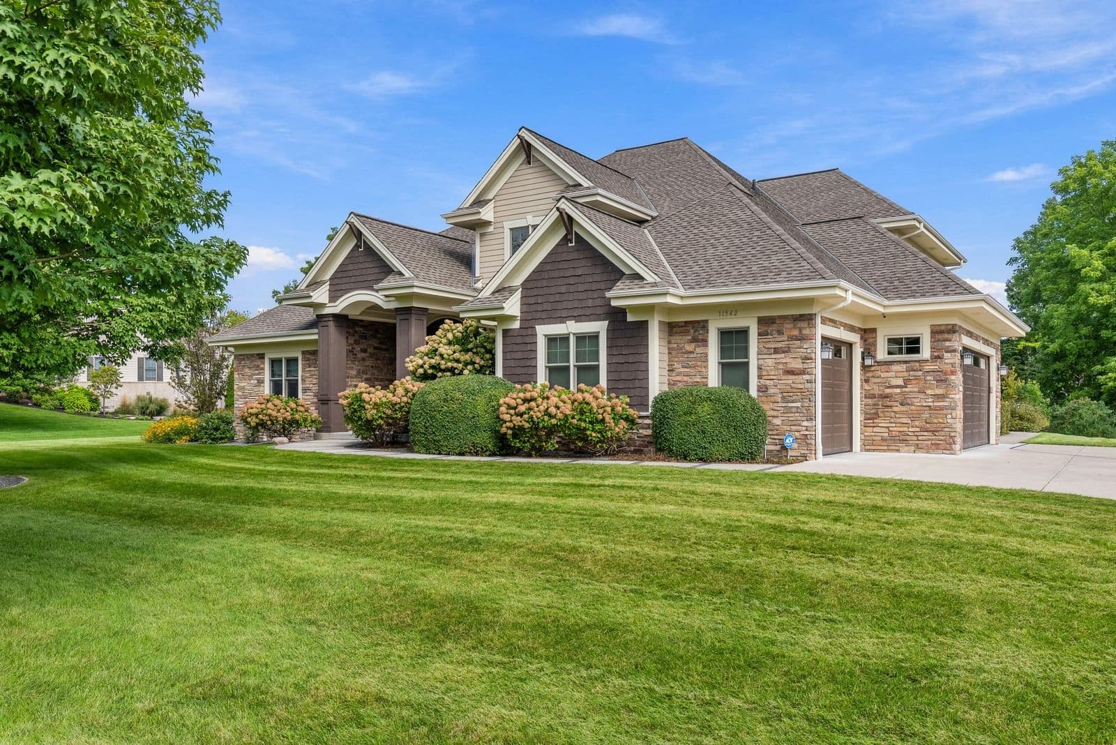 11542 Creekside Ct