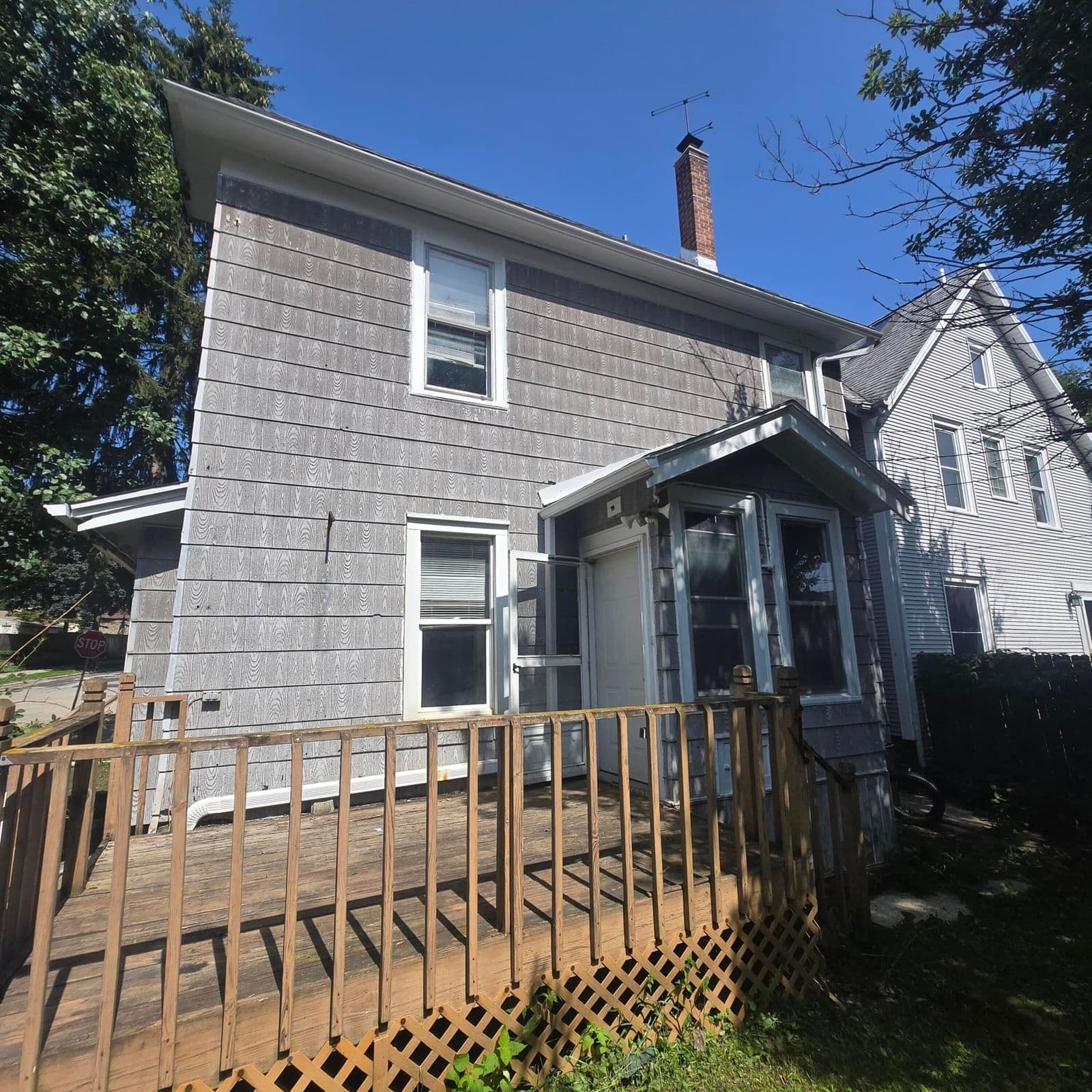 Photo 2 of 2833 Wentworth Ave
