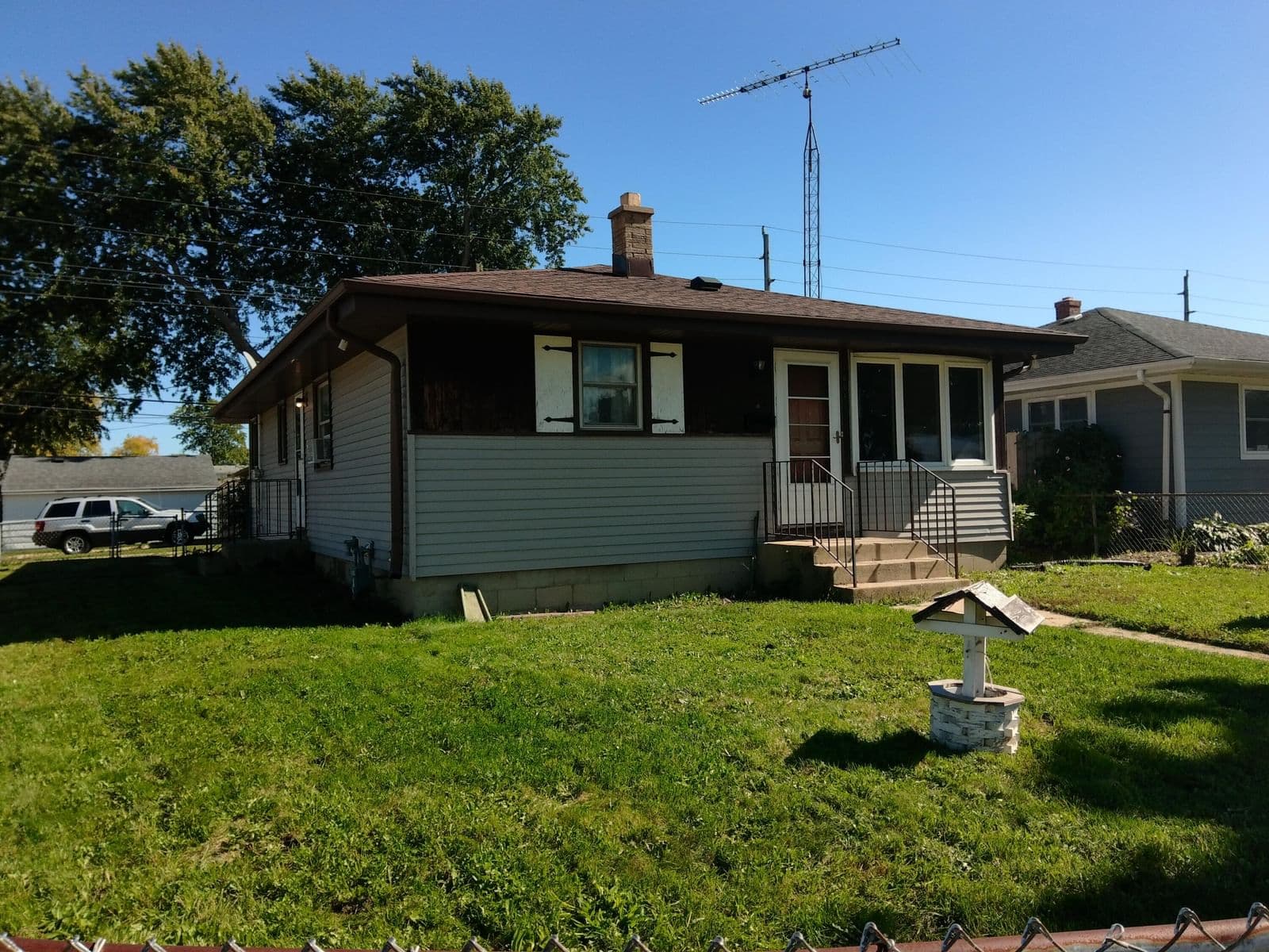 1601 Roosevelt Ave