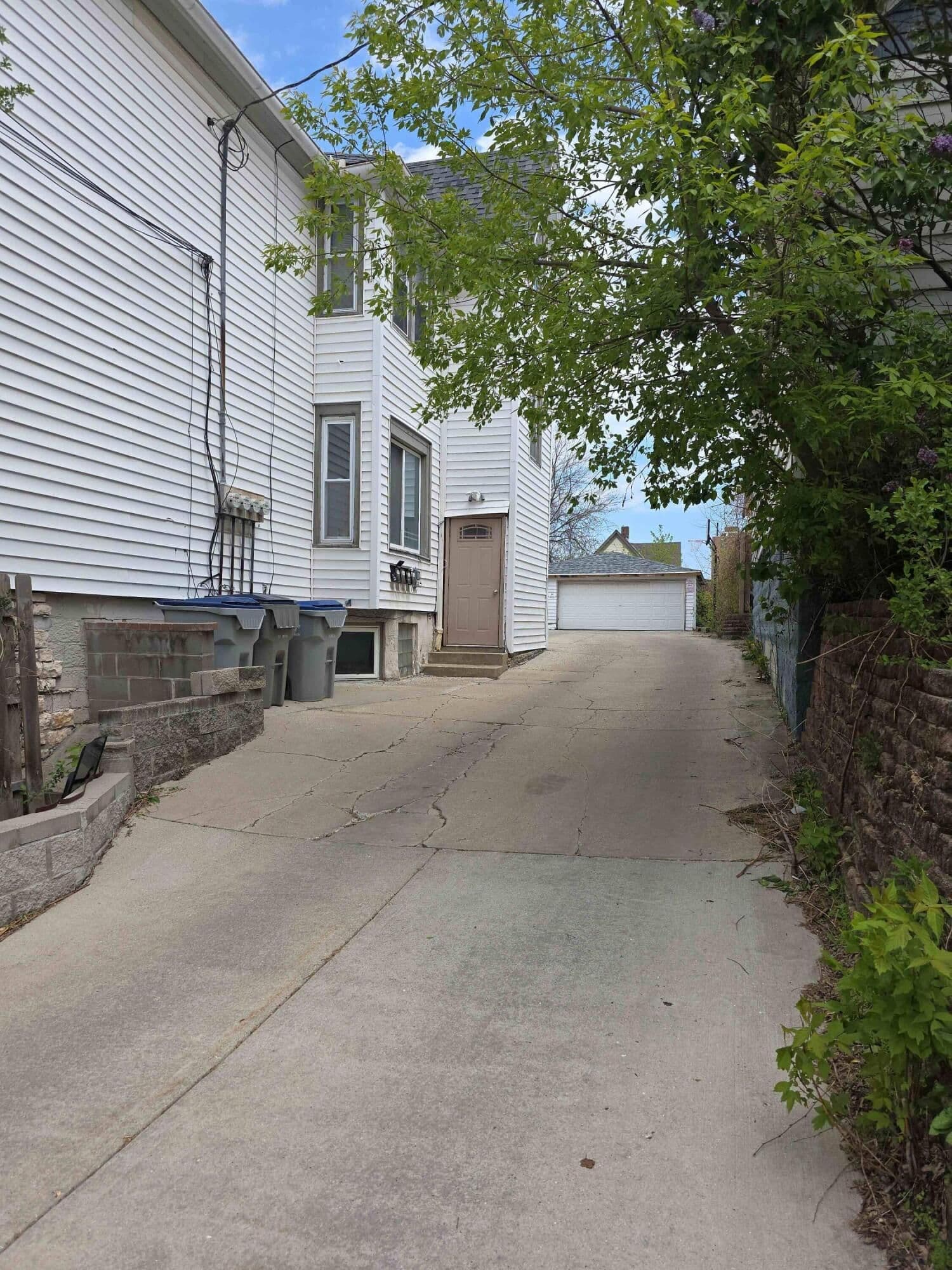 Photo 4 of 1817 Humboldt Ave