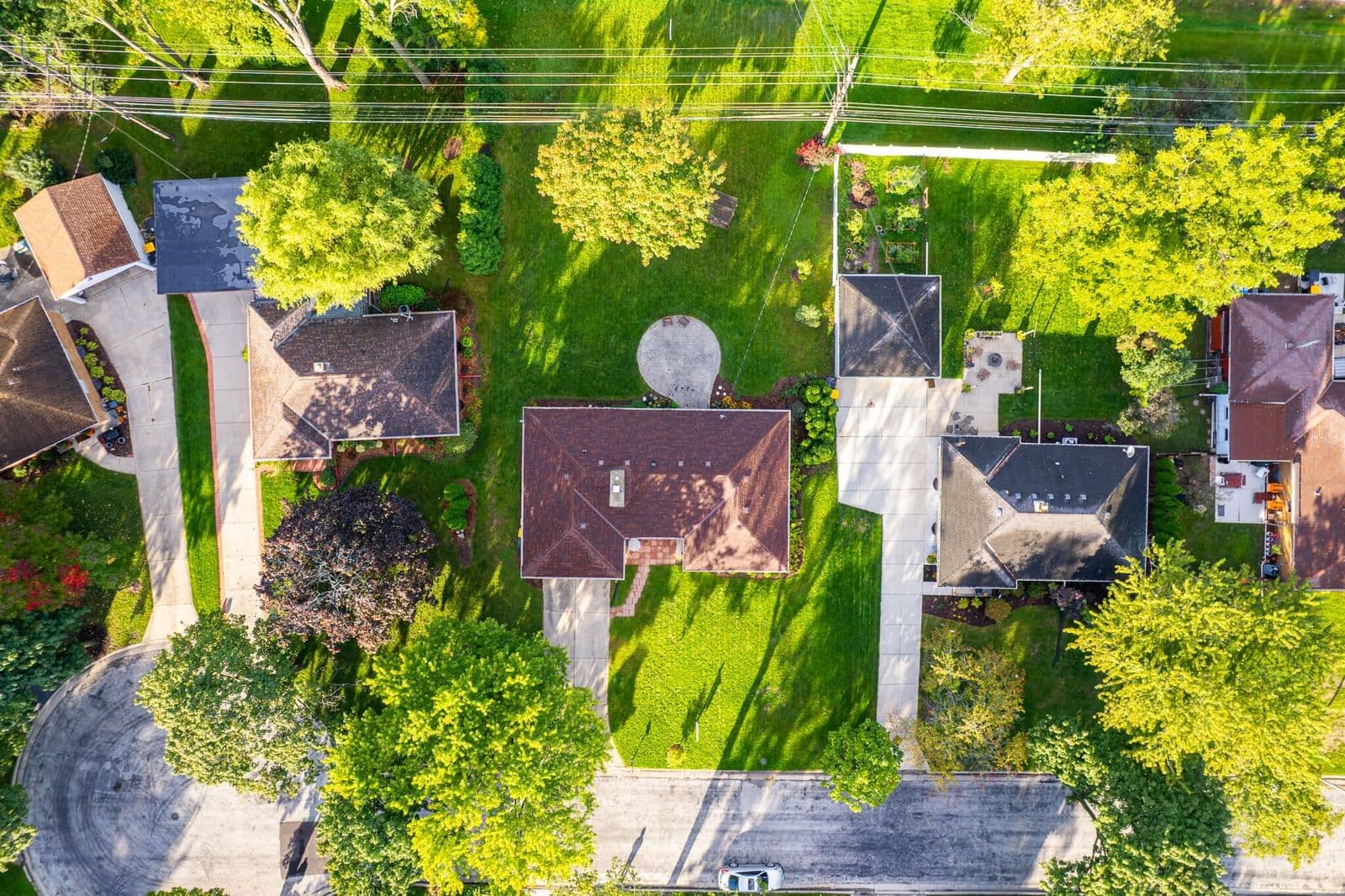 Photo 4 of 2127 Crestview Ct