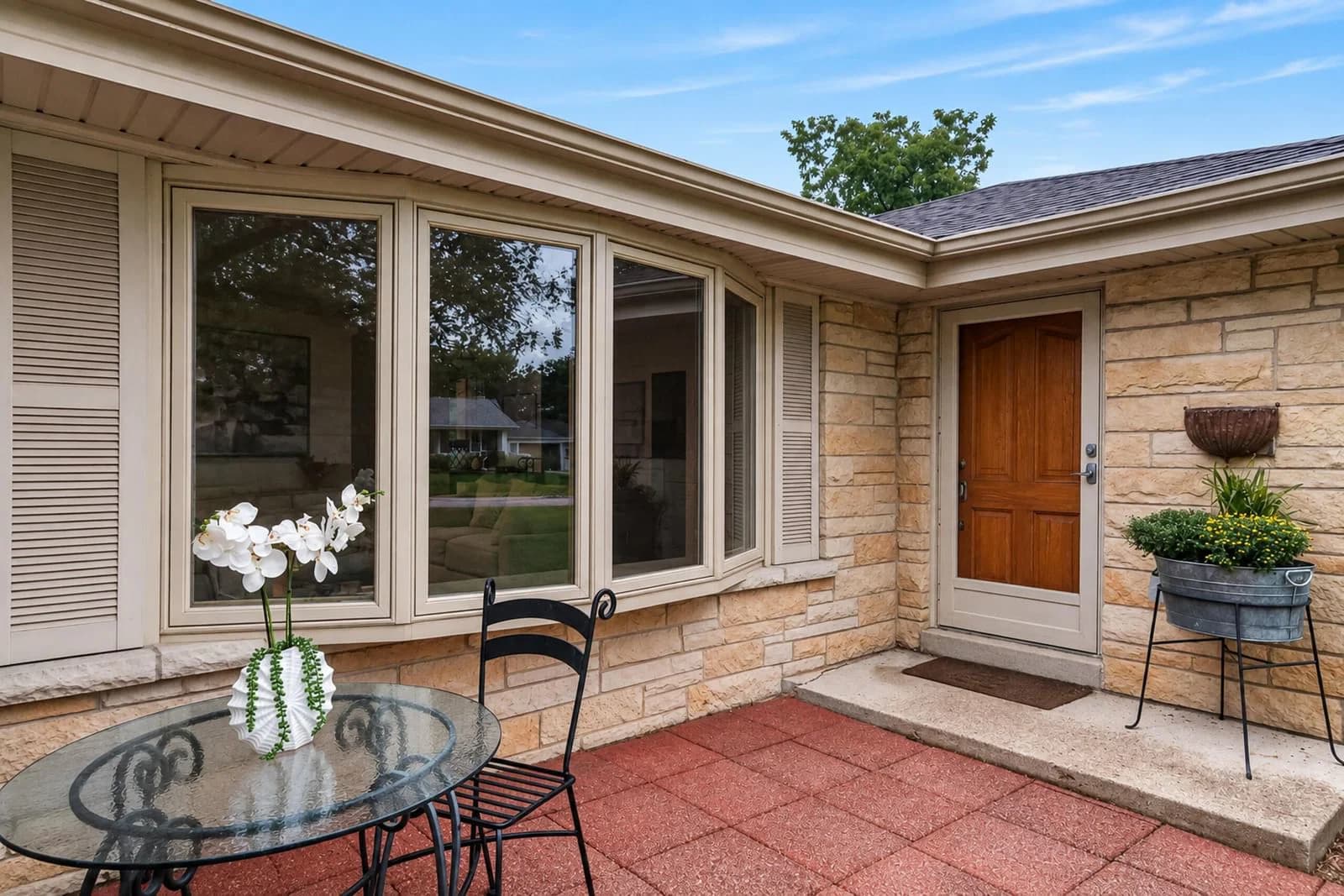 Photo 5 of 2127 Crestview Ct