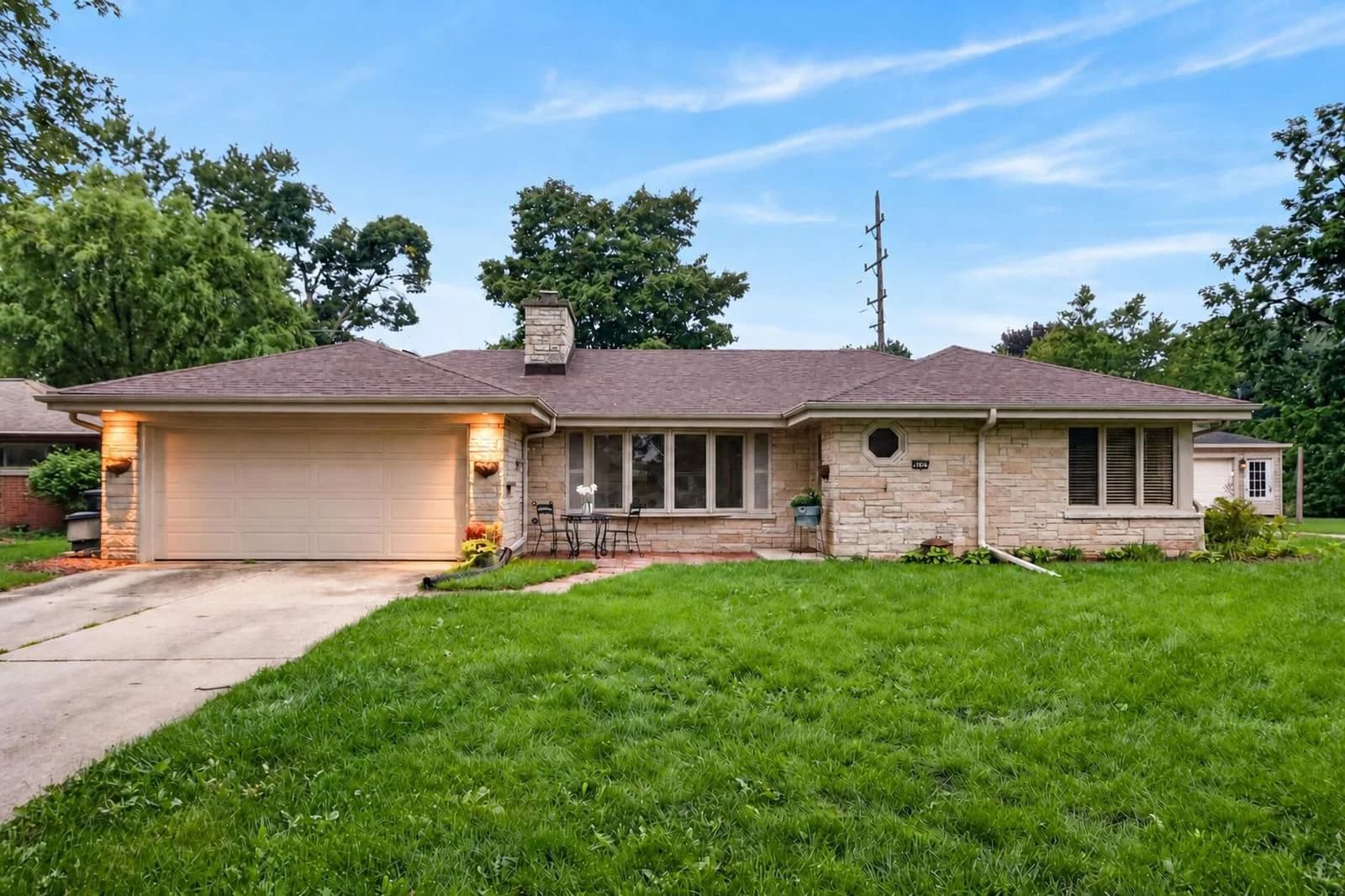 2127 Crestview Ct