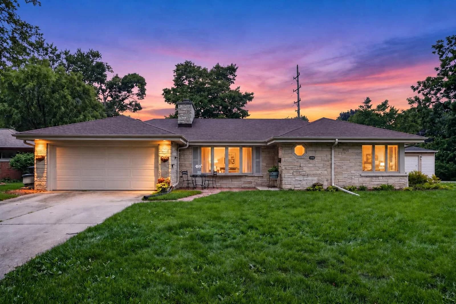 2127 Crestview Ct