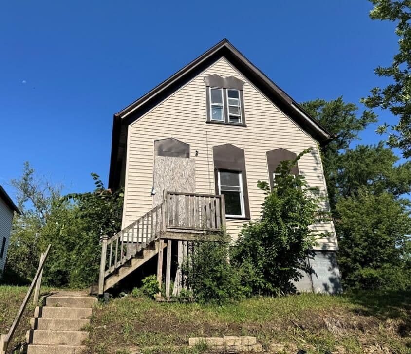 2455 Dr William Finlayson St