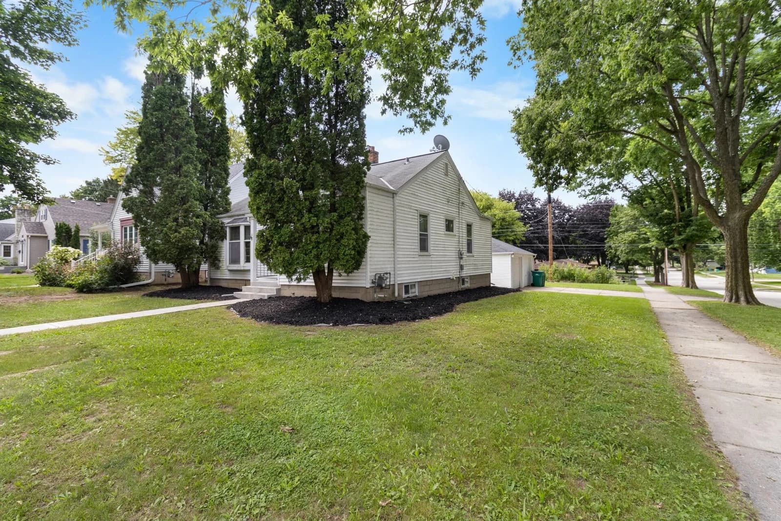 W63N399 Hillcrest Ave