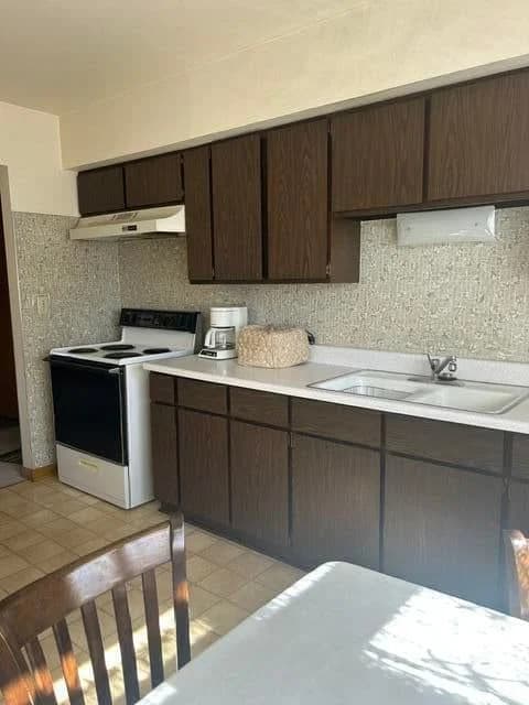 Photo 4 of 2844 60th St