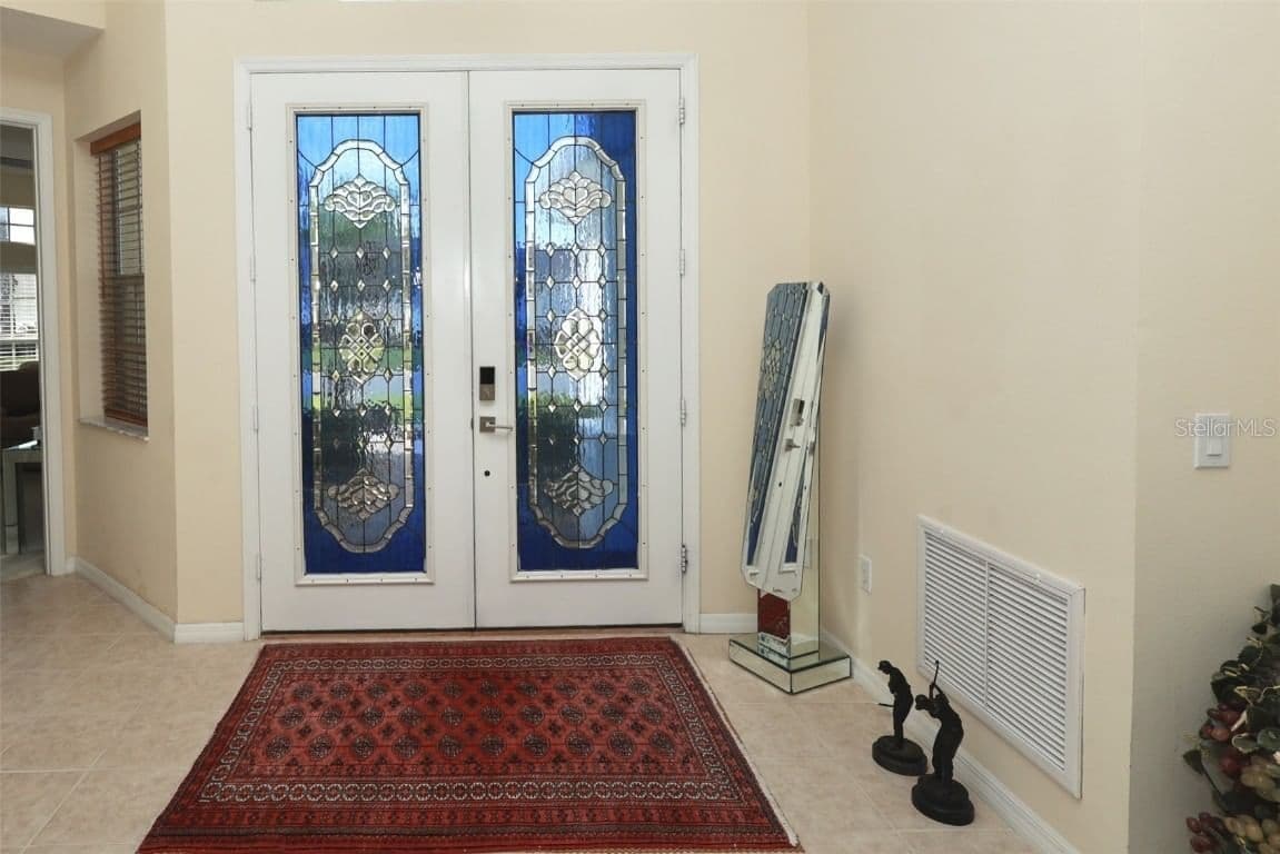 Photo 4 of 255 ROYAL PALM