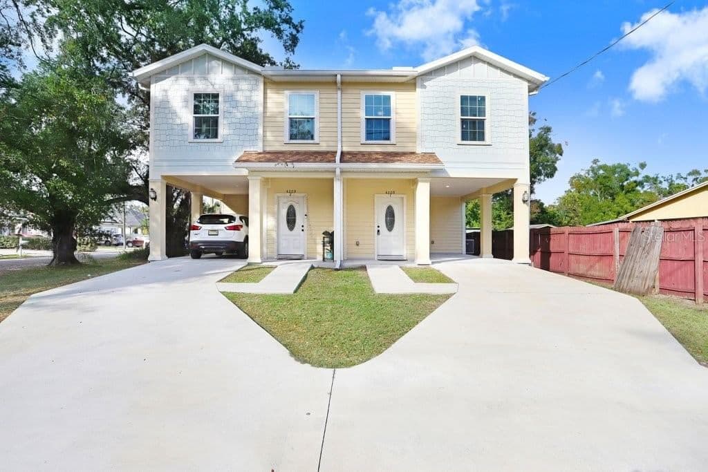 4209 WOODLAWN