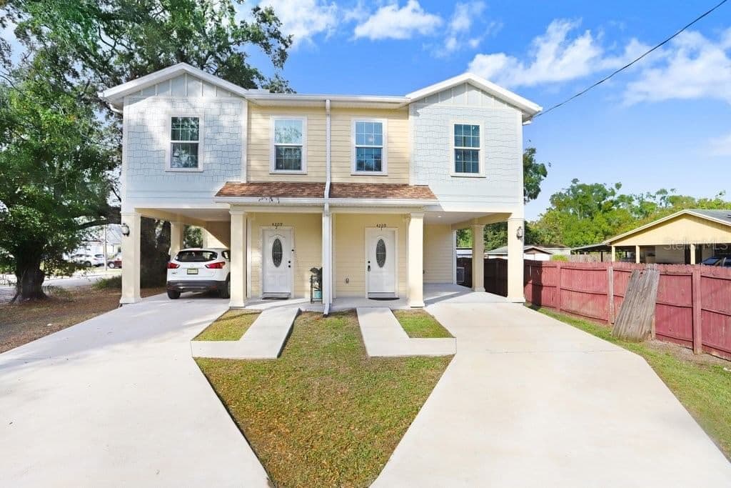 4209 WOODLAWN