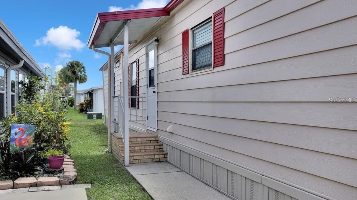 Photo 4 of 4212 CEDARWOOD