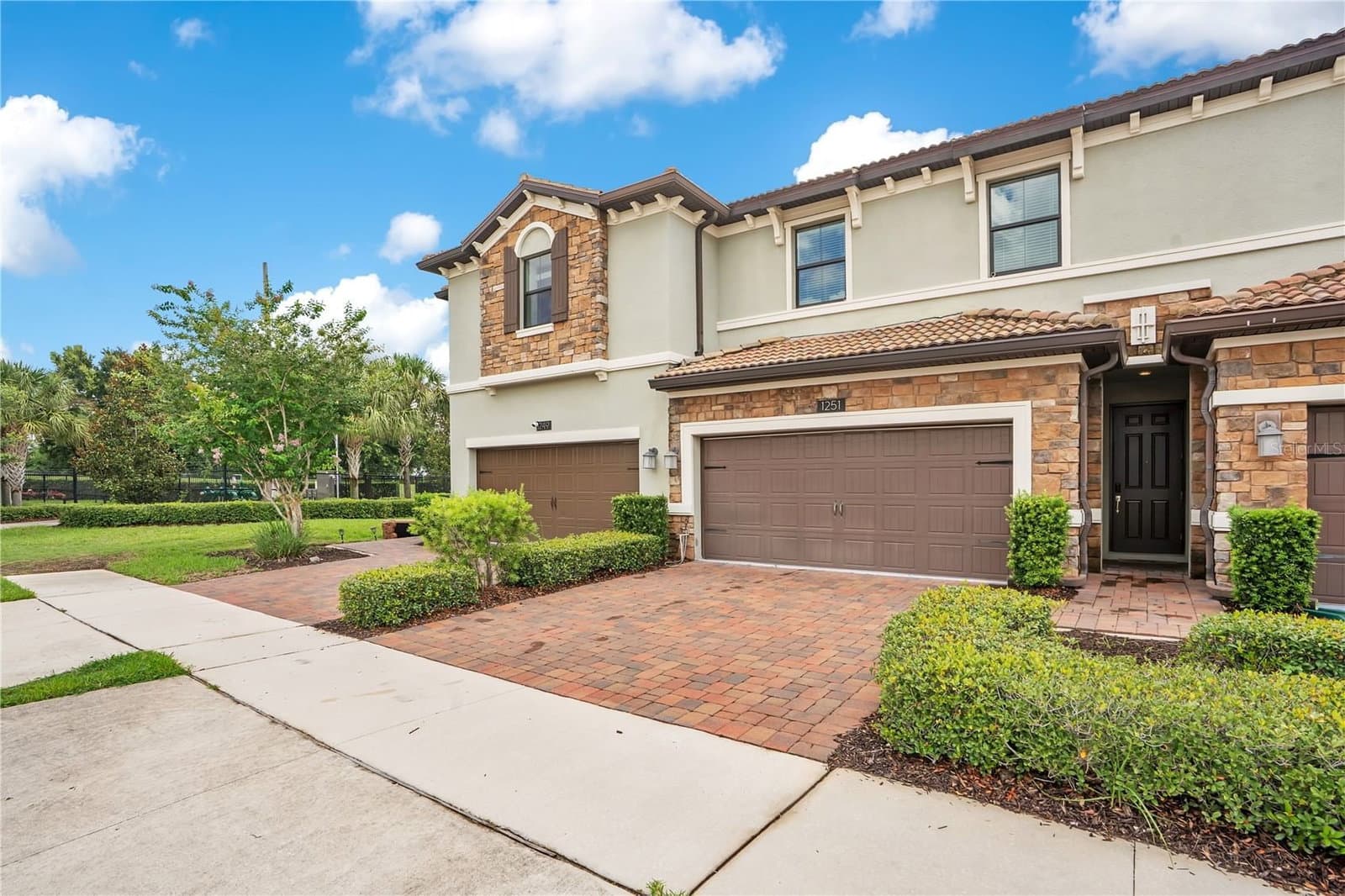1251 ROYAL ST GEORGE