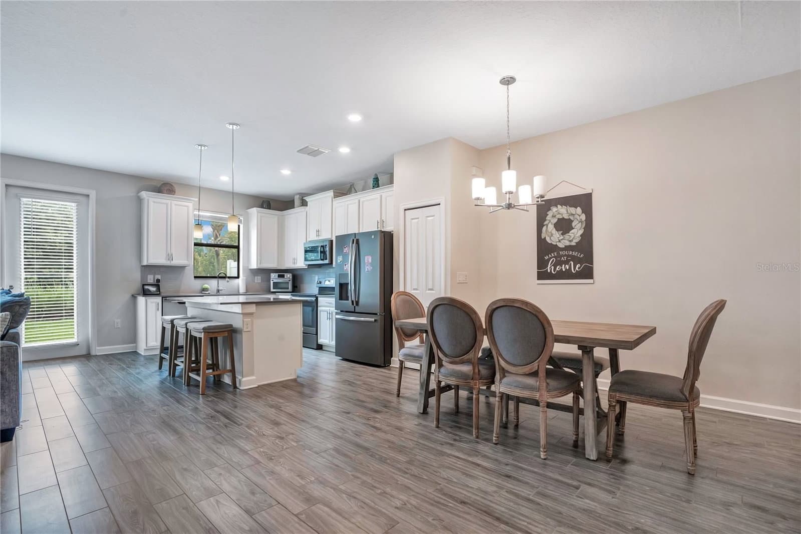 1251 ROYAL ST GEORGE