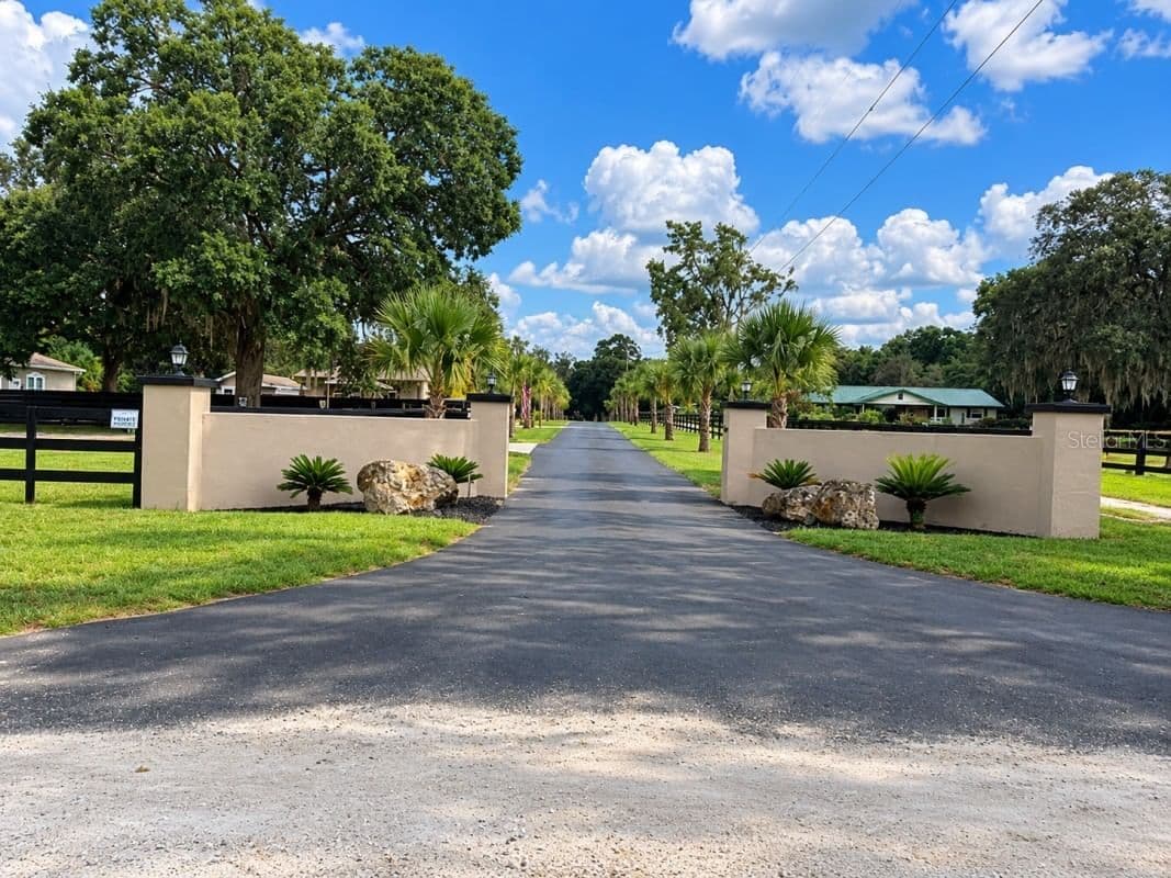 Photo 4 of 7557 86TH Lane