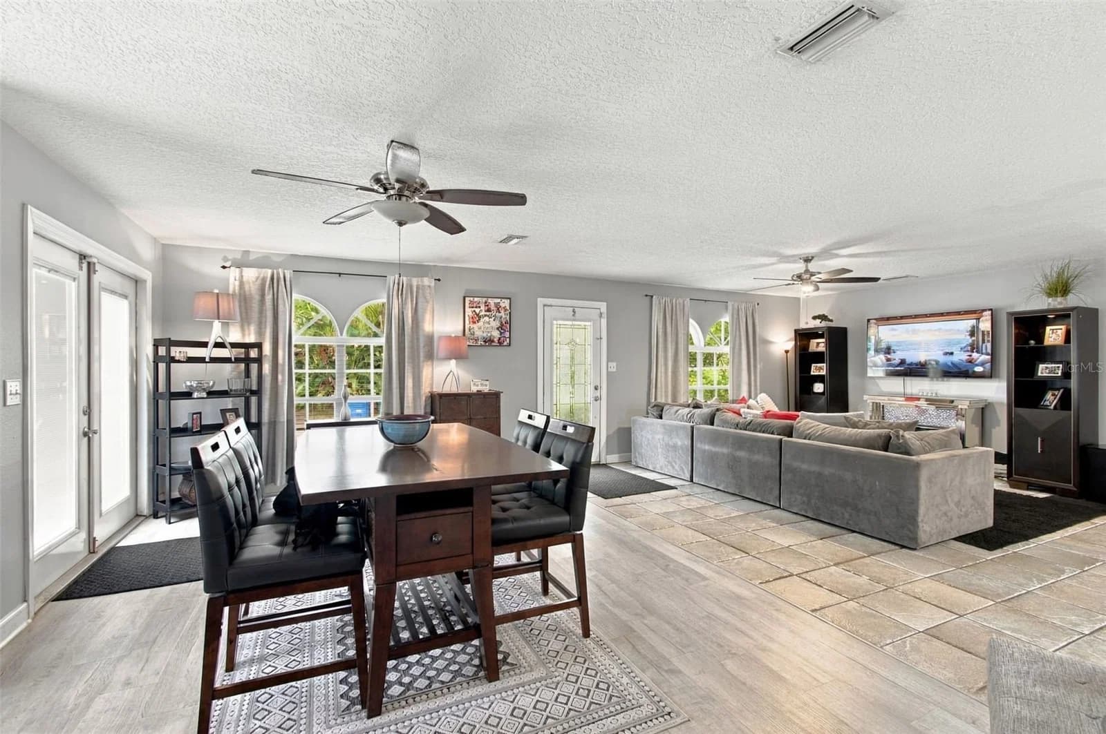 Photo 4 of 2801 SAN ISIDRO Street