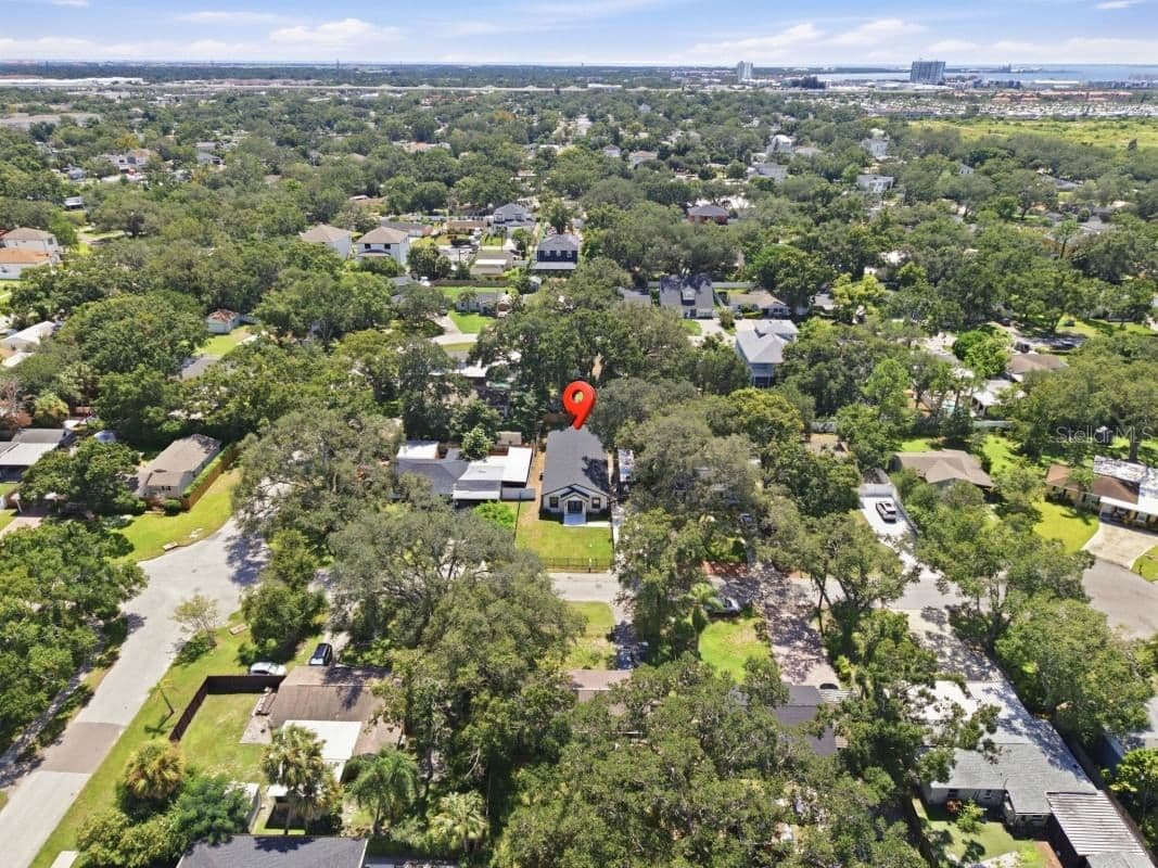 Photo 5 of 4710 BAY VIEW Avenue