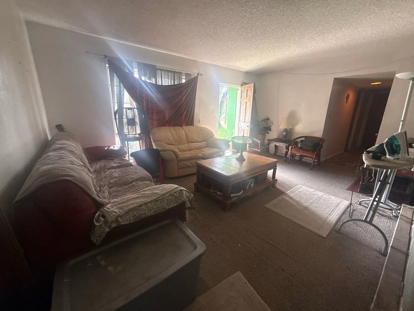 Photo 5 of 606 VENTURA Avenue