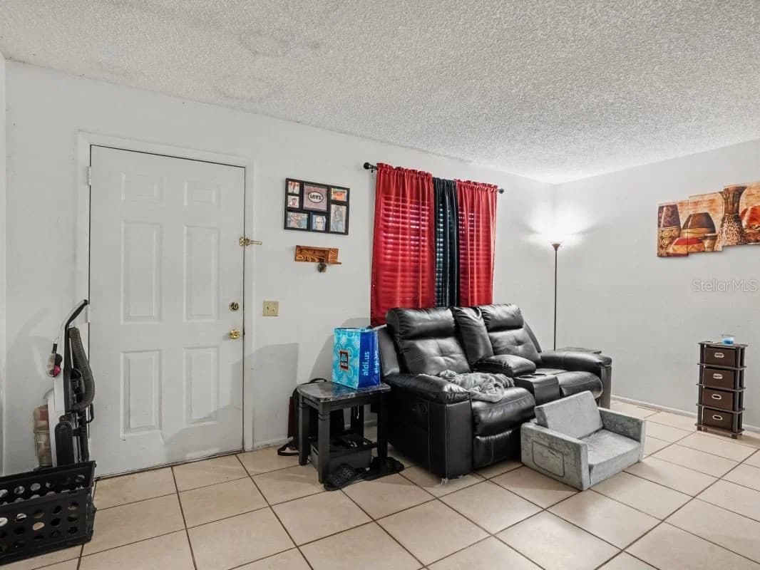 5661 STRUTHERS Court