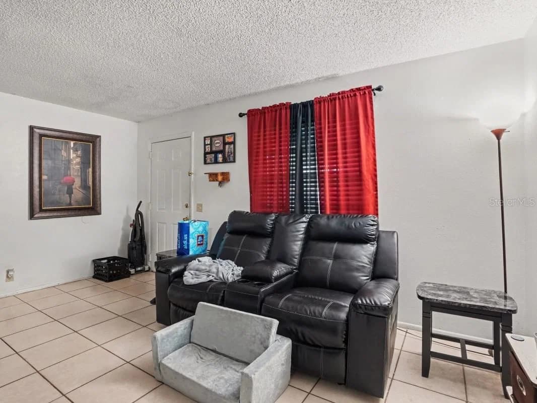 Photo 4 of 5661 STRUTHERS Court