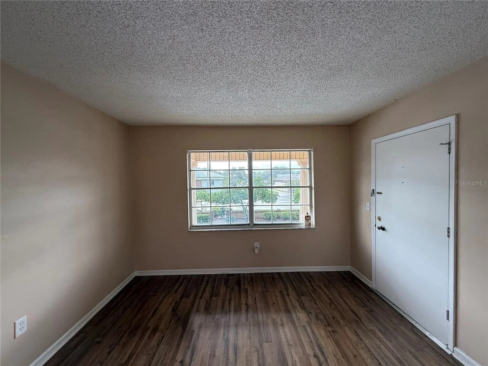 Photo 5 of 1920 EDGEWOOD Drive #N8