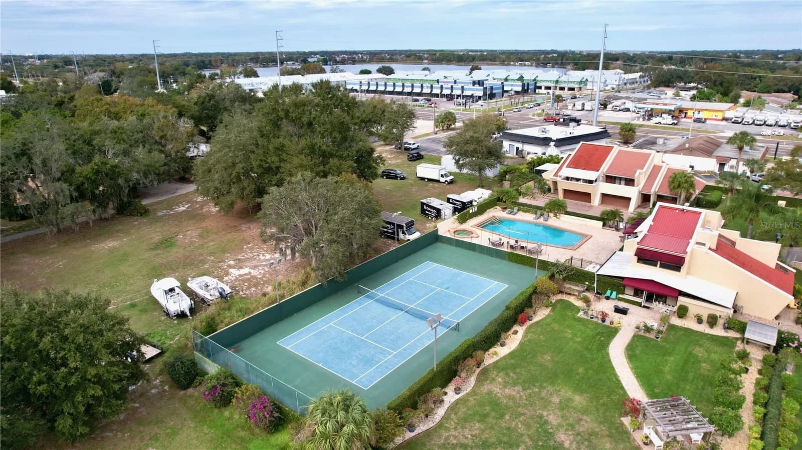 2 CASARENA Court