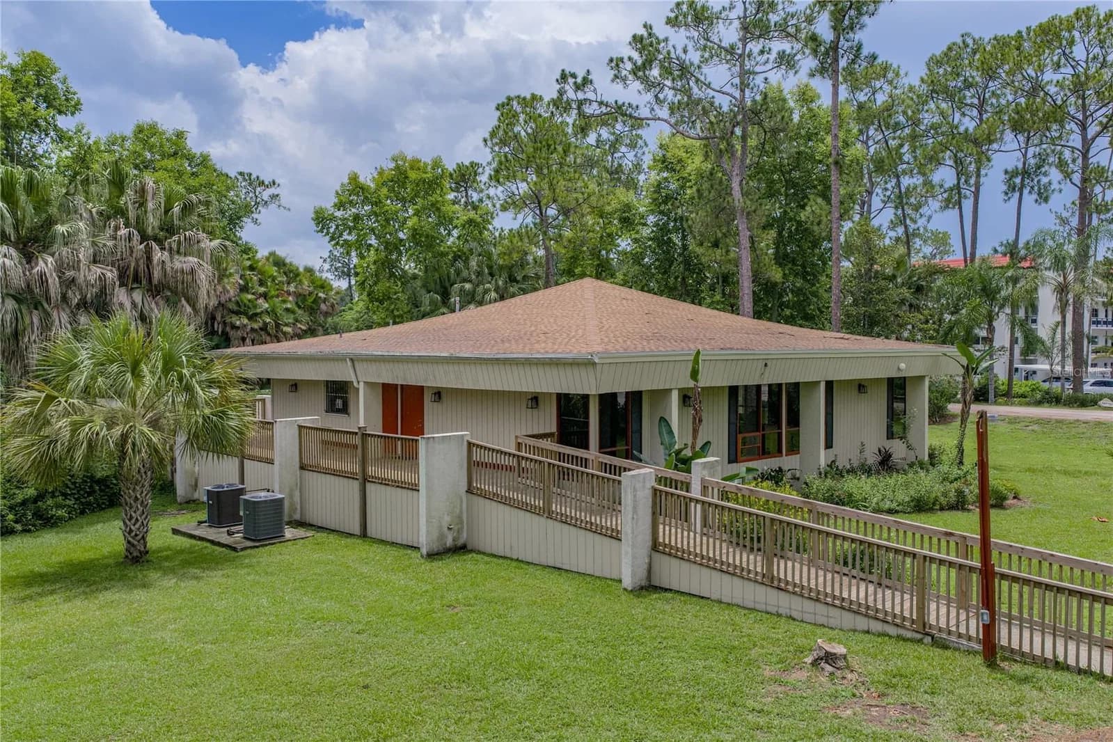 100 EL CAMINO Drive #301