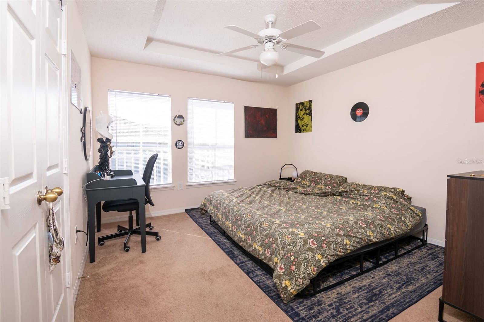 Photo 4 of 18001 RICHMOND PLACE