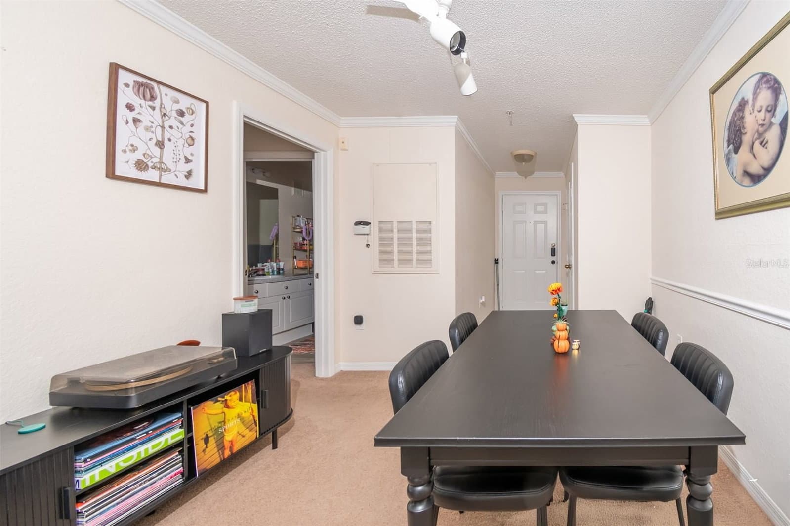 Photo 5 of 18001 RICHMOND PLACE