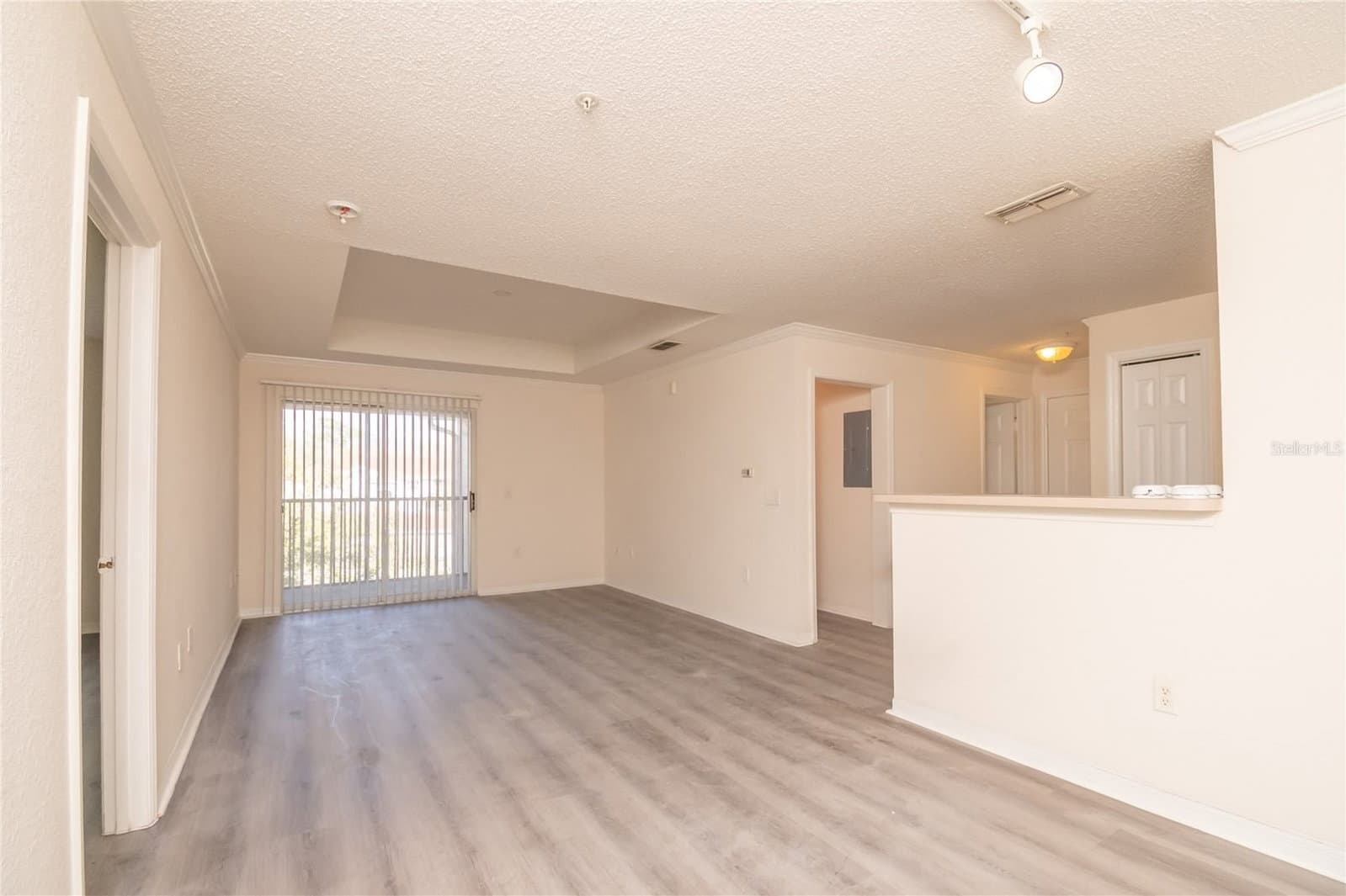 Photo 4 of 18001 RICHMOND PLACE