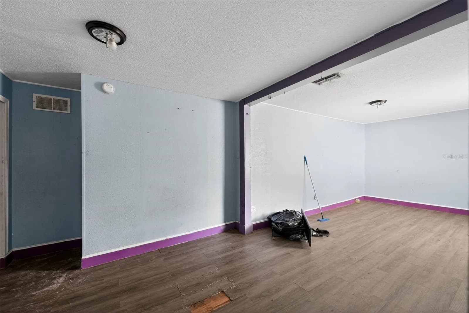 Photo 5 of 108 EARL Avenue