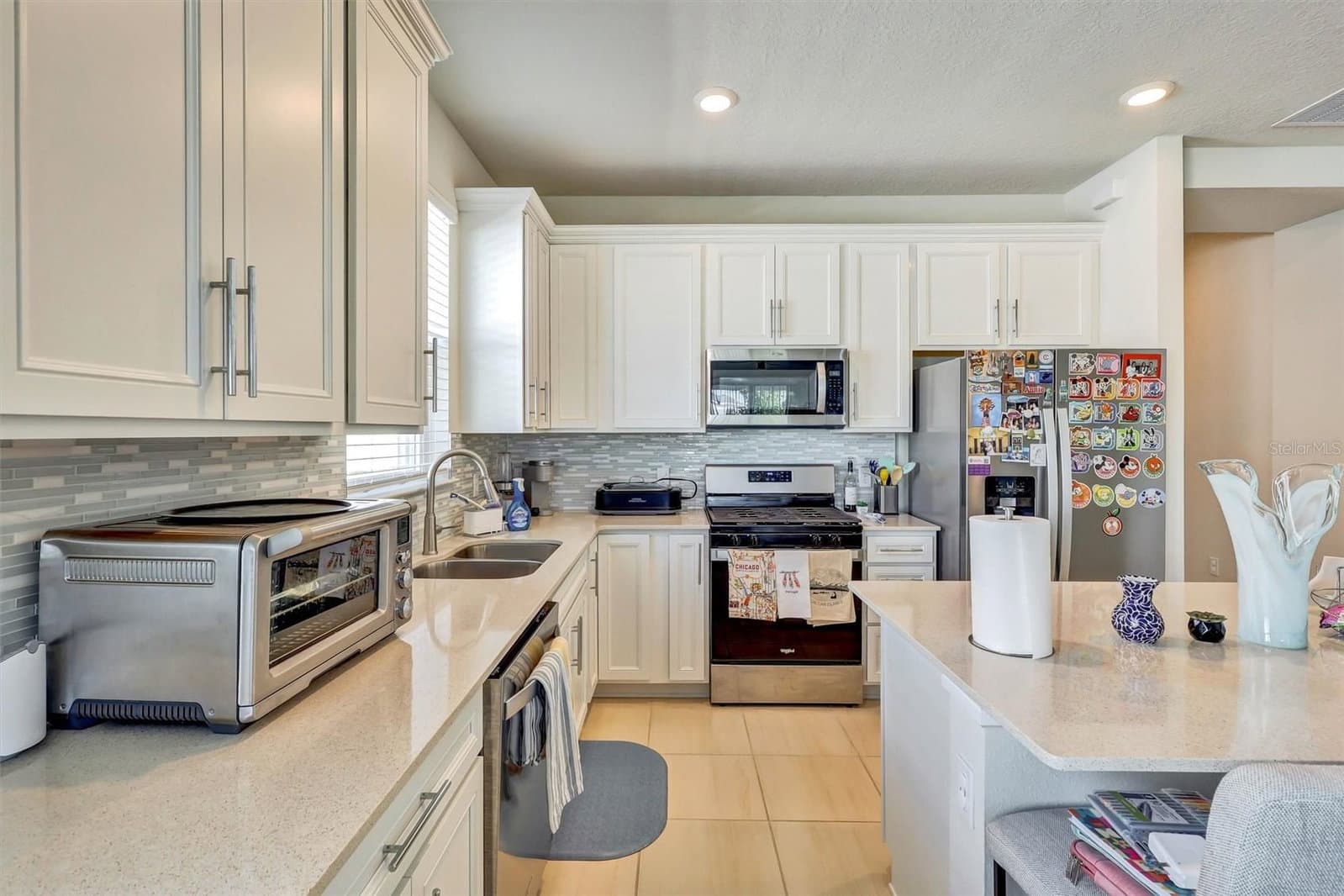 Photo 4 of 15806 GEM VIEW ST