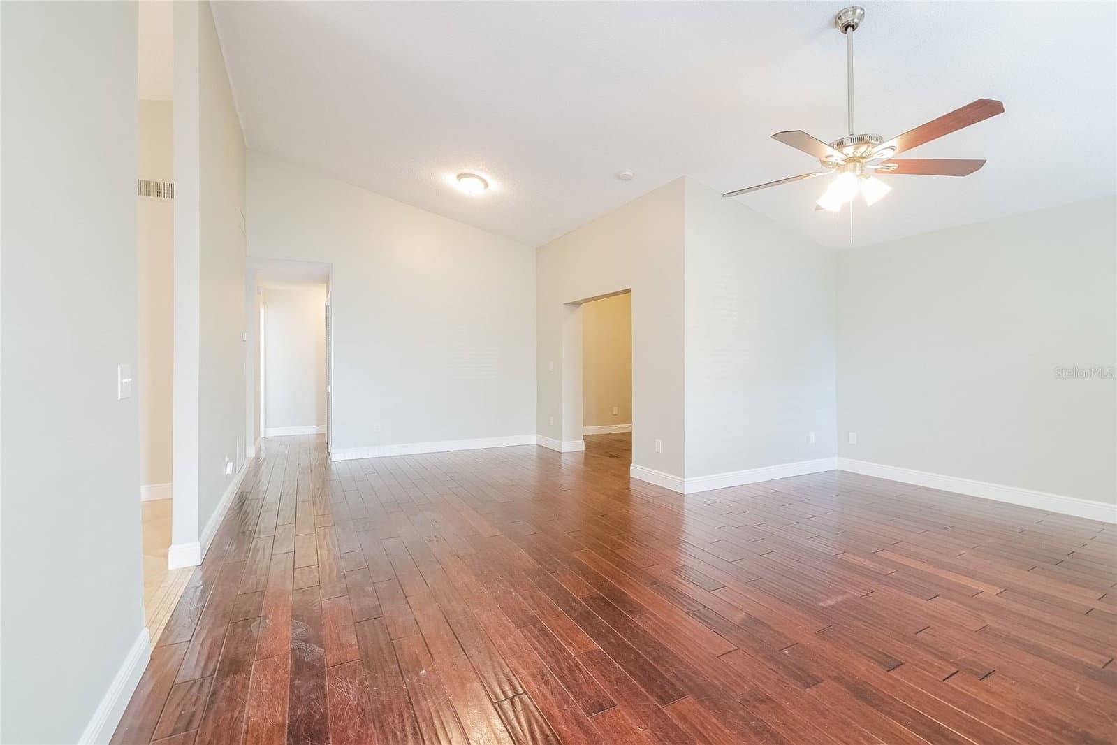 Photo 4 of 1535 LAWNDALE