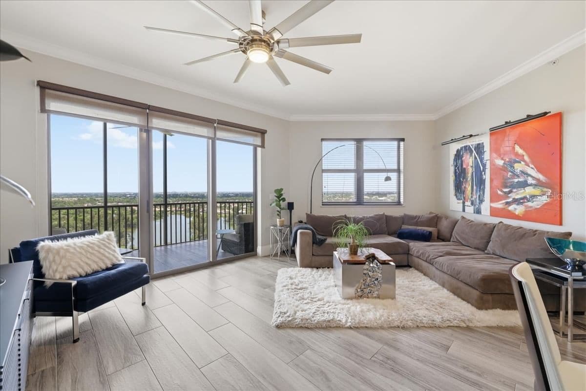Photo 4 of 14300 RIVA DEL LAGO